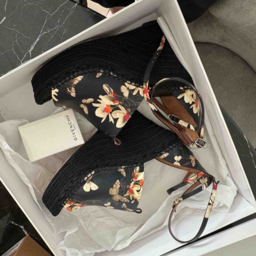 Givenchy Black and Cream Floral Wedges - Picture 9 of 9